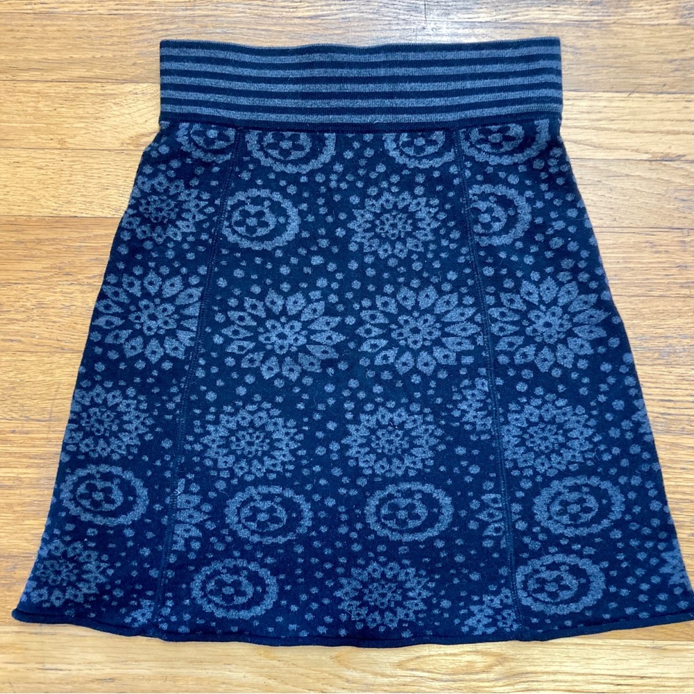 Akini Soft Knit Patterned Midi Skirt